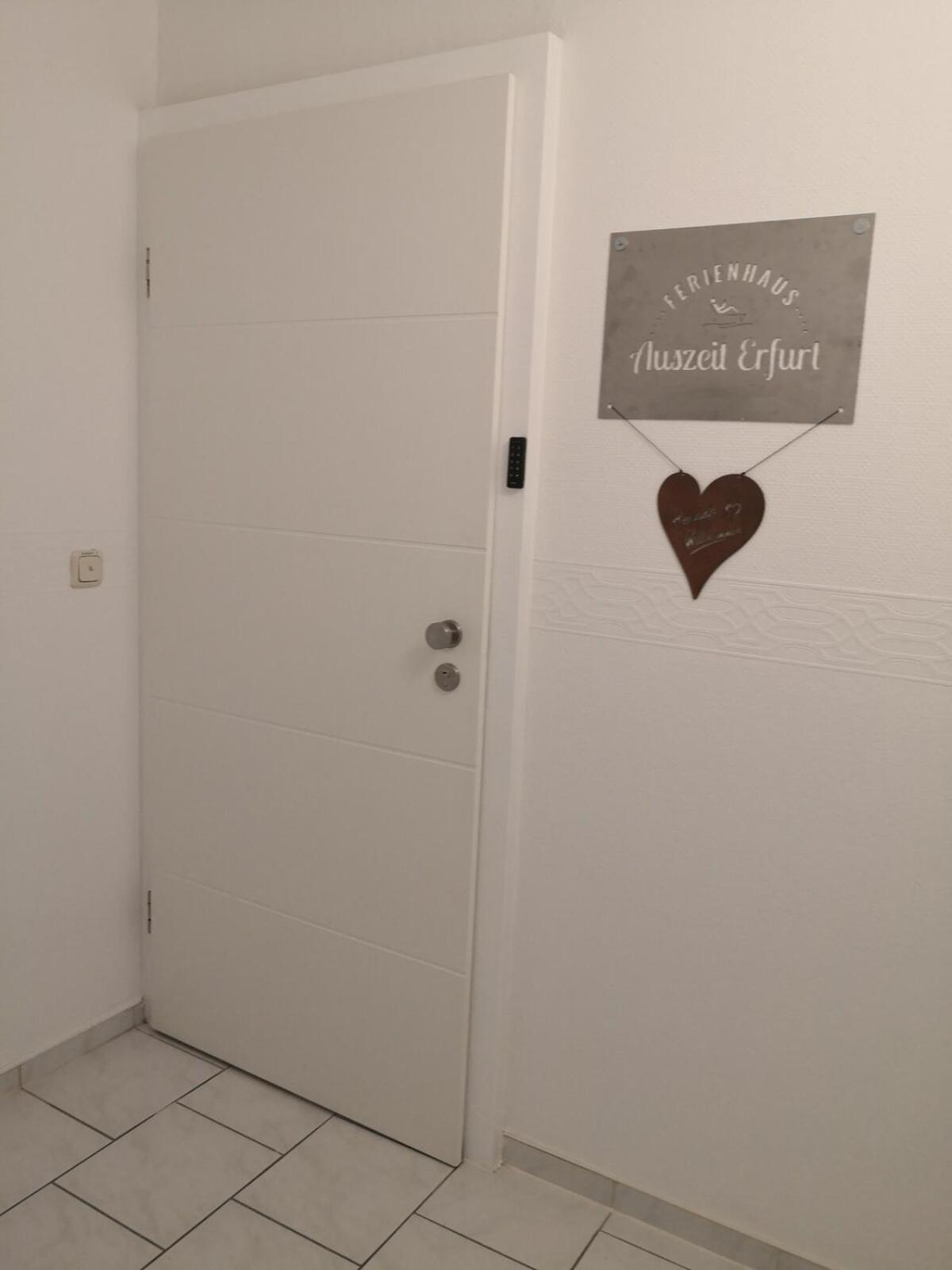 Auszeit2 Erfurt - Stilvolle Dachwohnung Mit Parkplatz - Zentrumsnah エクステリア 写真